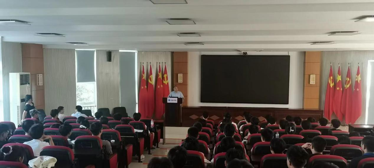 战高温 斗酷暑，践行志愿服务精神 ——学生志愿者队伍圆满完成2022年迎新工作