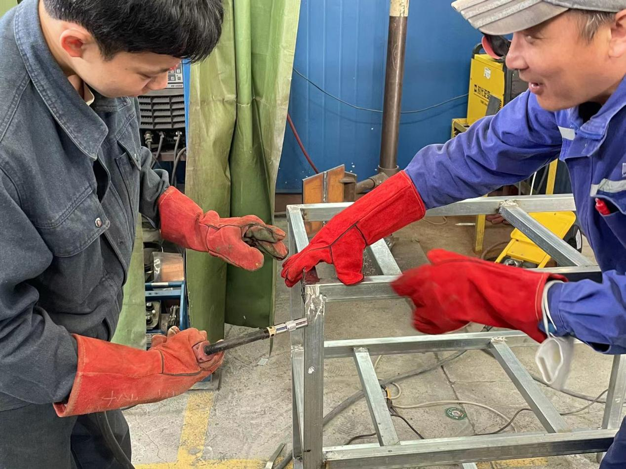 工学一体、练做结合-----汽车工程系焊接教学新模式